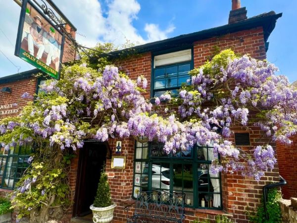 Best village pub in Beaconsfield